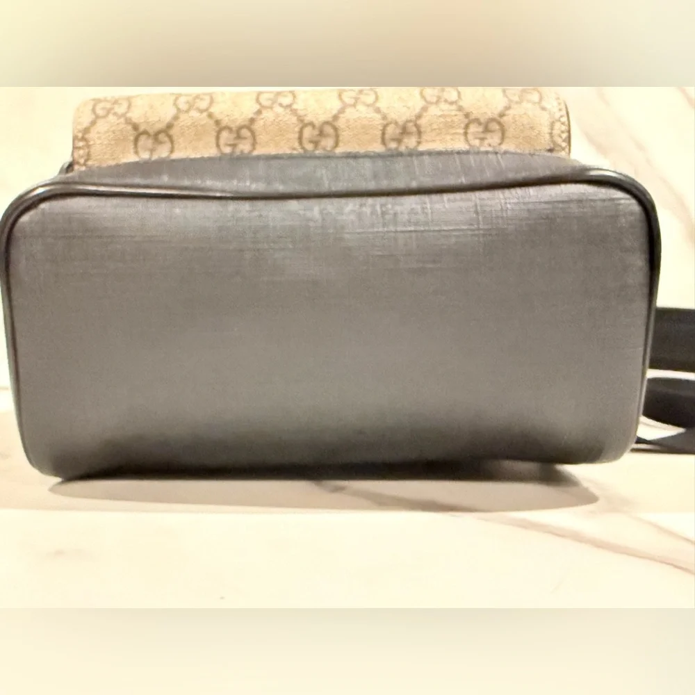 Gucci GG Supreme Small Backpack - Picture 8 of 16